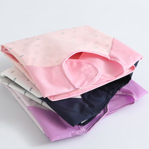 秋冬呵護，守護童趣 兒童防水罩衣與寶寶圍兜選購指南